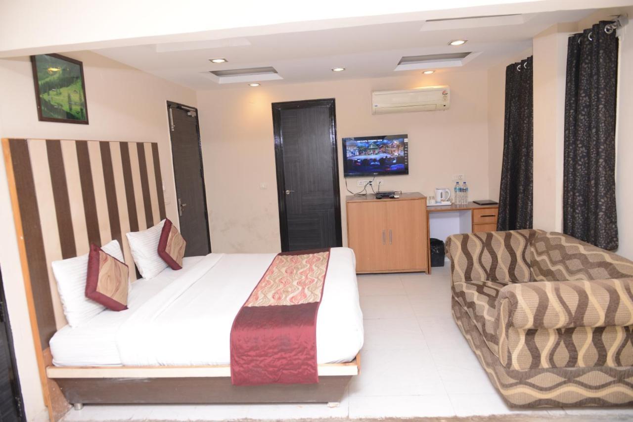 Hotel Balsons Continental Neu-Delhi Exterior foto